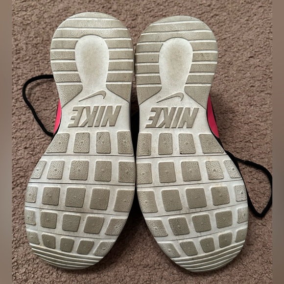 Nike Unisex Big Kids Youth Tanjun Running Gym Shoes Sneakers Black Pink Size 5Y - Picture 15 of 15